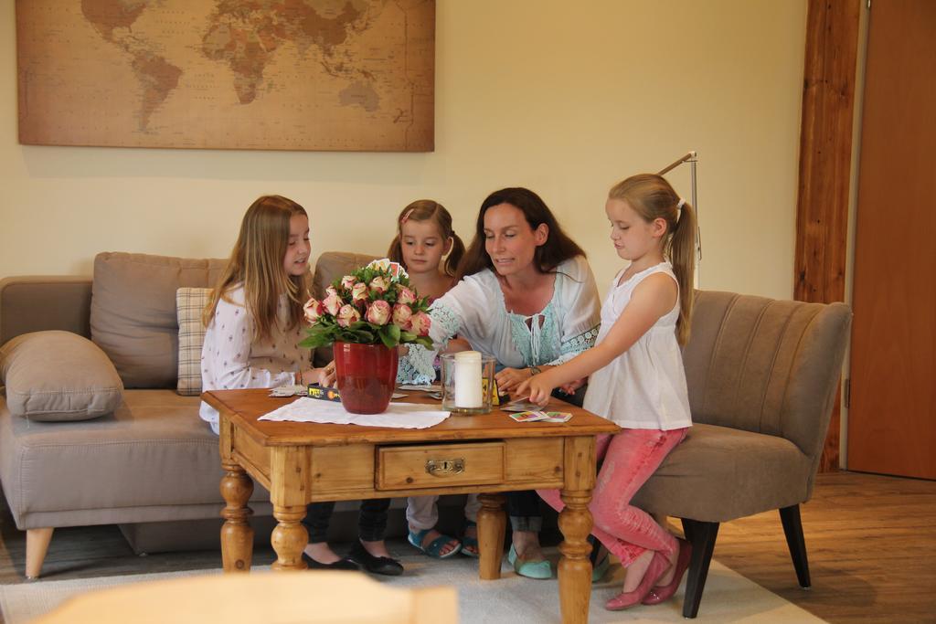 Apartments Luisenhof Крефелд Екстериор снимка