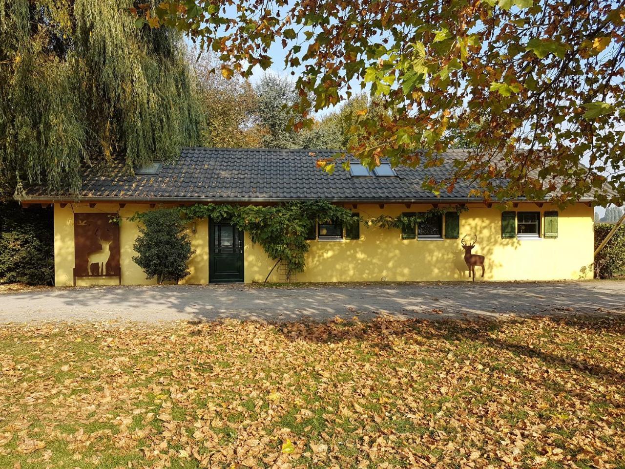 Apartments Luisenhof Крефелд Екстериор снимка